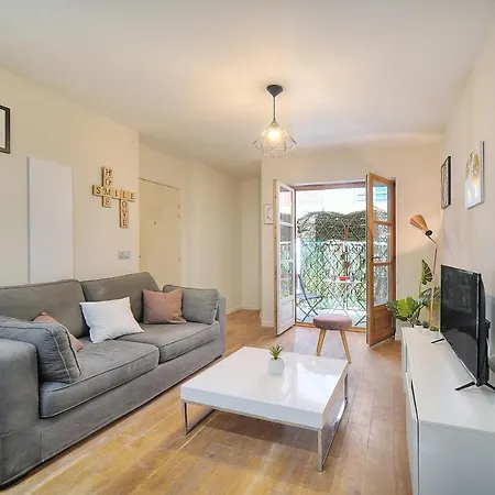 Immeuble Aux Fleurs-200m Des Plages - 4 Min Palais - Verriere Cote D'azur Apartment